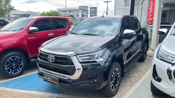TOYOTA HILUX 2.8 D-4D TURBO DIESEL CD SRV 4X4 AUTOMÁTICO